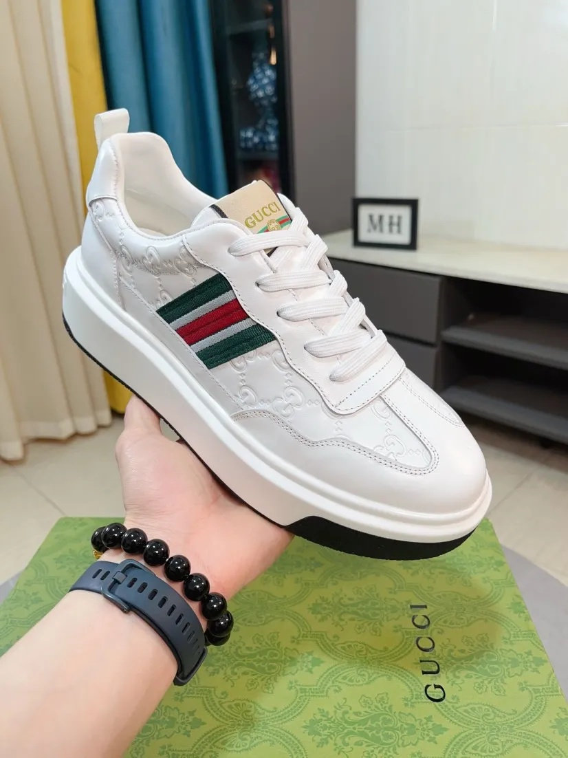 Men's shoes 💰458🌹🌹[GUCCI] Gucci's new lace-up casual men's shoes are on the market first, and the materials and workmanship are superior to all versions on the market. The highest quality shipped first-layer cowhide with imported original perforated materials➕Genuine leather lining, privately molded soft outsole, high foot comfort, imported special materials highlight the brand's unique charm, high-end customization 38-44